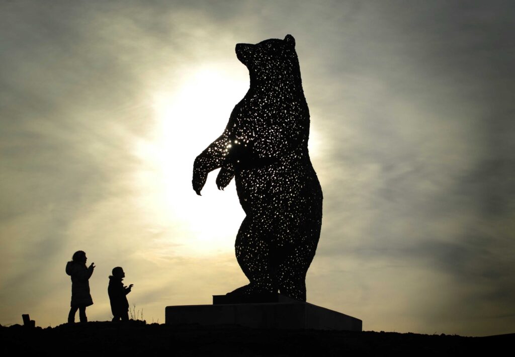 Andy Scott Giant Bear Sculpture Dunbar 05