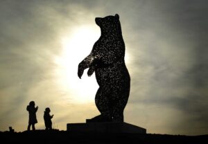 Andy Scott Giant Bear Sculpture Dunbar 05