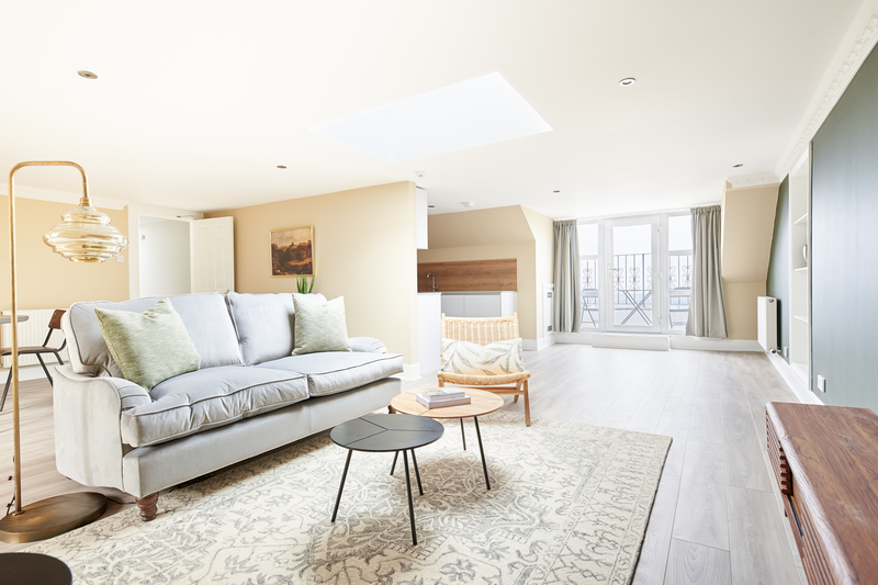 Livingroom in Sonder apartment in Edinburgh
